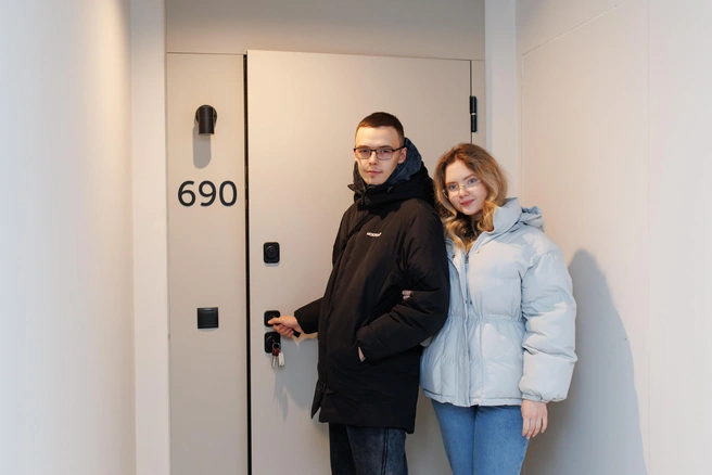 Счастливые новоселы | Источник: ООО&nbsp;СЗ «СТРАНА.ЗВЕЗДНЫЙ»