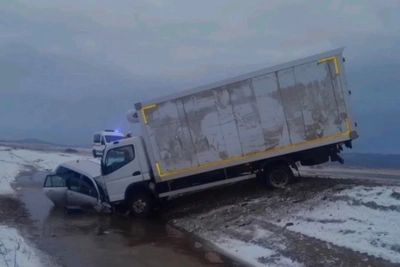 В Забайкалье в аварии с фурой погиб водитель Toyota