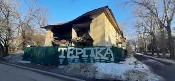 В районе стоят полуразрушенные дома | Источник: Подслушано в Ярославле / Vk.com