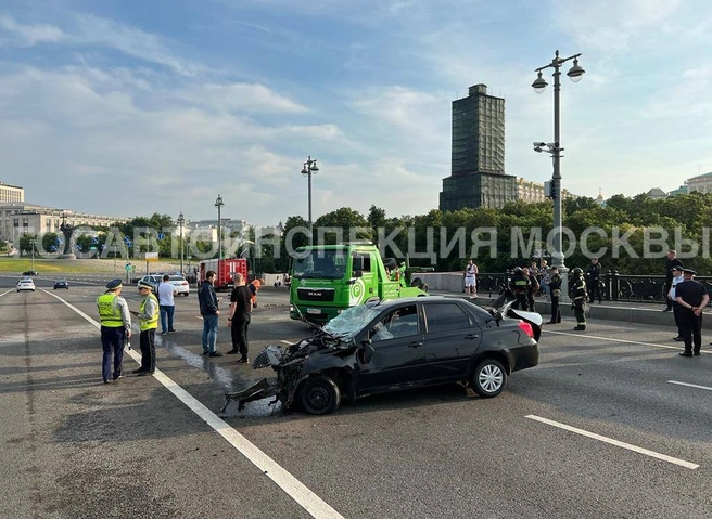 В ДТП на Большом каменном мосту в Москве погибли два человека | ya62.ru