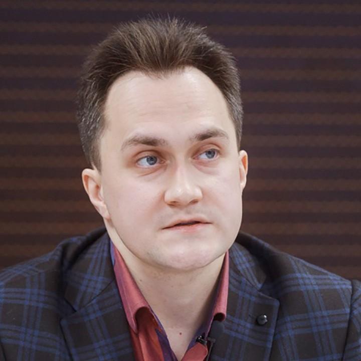 <p>Александр Фролов</p>