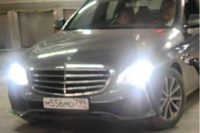 На парковке ТЦ «Гринвич» продают поддельное люксовое белье