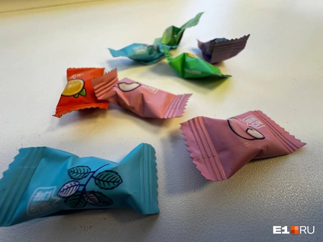В соцсетях стали жаловаться на понос от трендовых китайских конфет. Врач рассказала, почему происходит расстройство кишечника | Источник: читатель E1.RU
