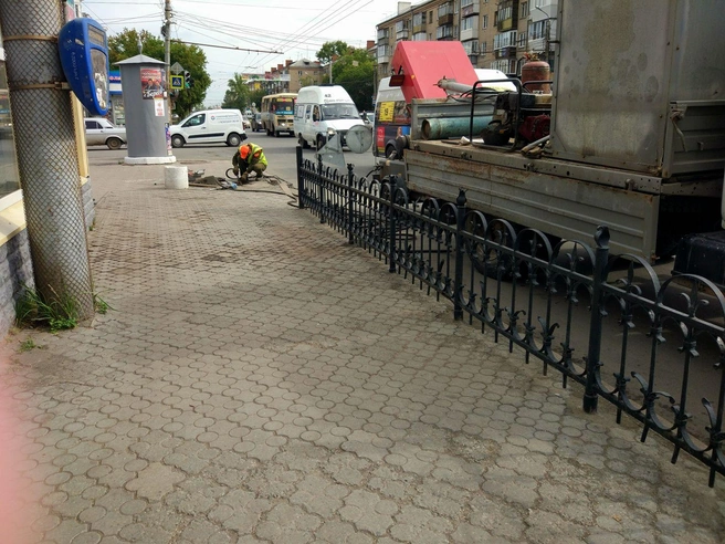 Во вторник на месте аварии демонтировали пострадавший во время аварии светофор | Источник: Дарья Невзорова