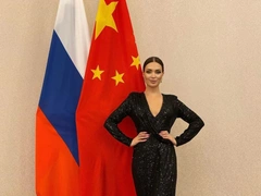 Евгения Феофилактова намекнула, что переезжает в Китай