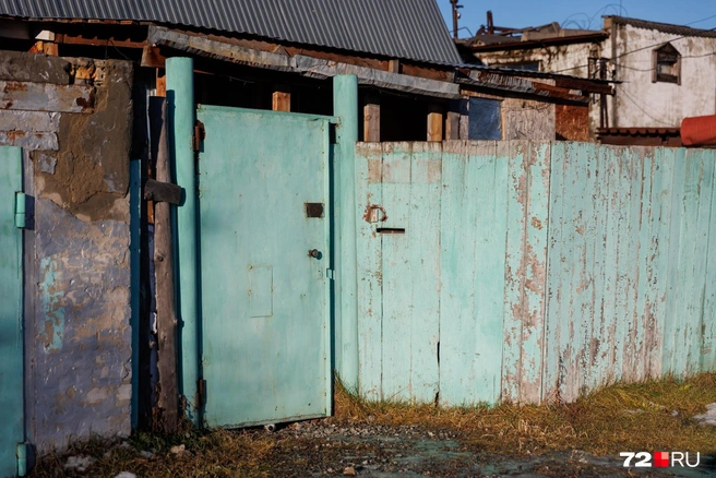 Сейчас в доме живет мама Игоря  | Источник: Ирина Шарова / 72.RU 
