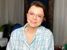 Стильно, модно, молодежно? Татьяна Брухунова попрощалась с жарой, показав летние образы