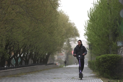 Электросамокаты Whoosh снова на улицах Омска