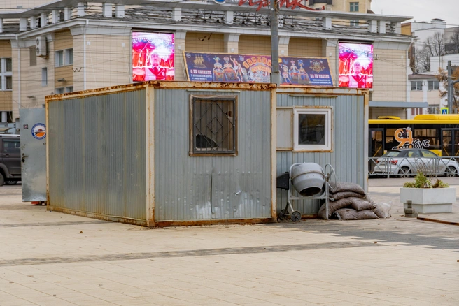 Строительные вагоны пока не убрали  | Источник: Кирилл Поверинов / 76.RU