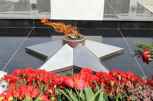 В преддверии Великой Победы мемориалы обновлены, благоустроены и подключены к бесперебойному газоснабжению | Источник: администрация Омского муниципального района