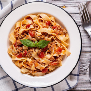 Ужин по-итальянски: секретный ингредиент пасты Болоньезе, который сделает ее идеальной