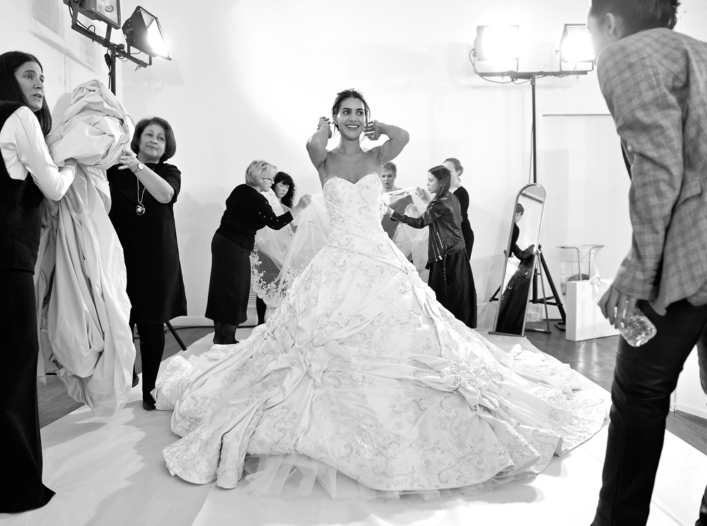 Свадебный наряд Ralph & Russo: бэкстейдж показа Haute Couture SS18 | marieclaire.ru