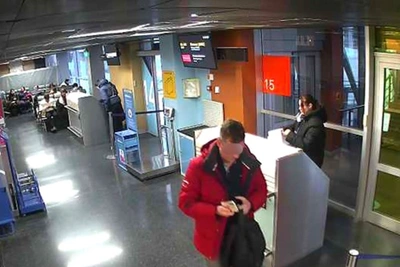 Пассажир украл телефон в аэропорту Кольцово из-за отказа на рейс