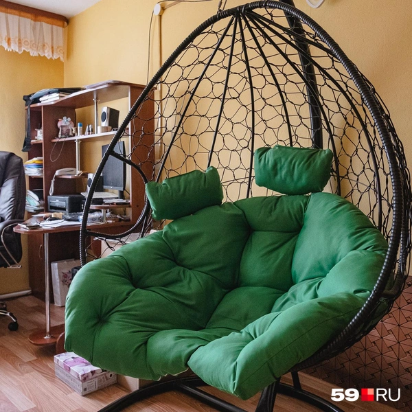 В холле общий компьютер и уголок, чтобы отдохнуть | Источник: Тимофей Калмаков / 59.RU