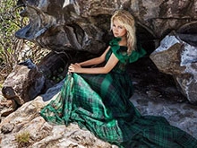 Яна Рудковская купила платье за пятьсот тысяч рублей