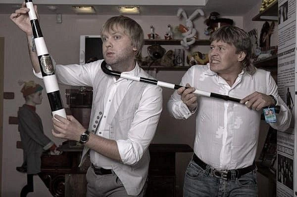 Этот бизнес чем-то напоминает магазинчик близнецов Уизли «Всевозможные волшебные вредилки». Не находите? | Источник: Магазин авторских подарков Светлакова и Исаева / Vk.com