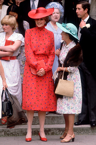 60 красных нарядов: как принцесса Диана носила любимый цвет