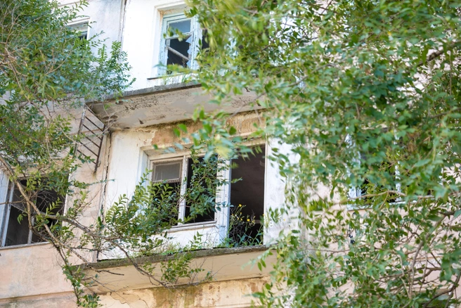 Таких заброшенных квартир и домов по России немало, но желающих их забирать не находится | Источник: Елена Буйвол / VLADIVOSTOK1.RU