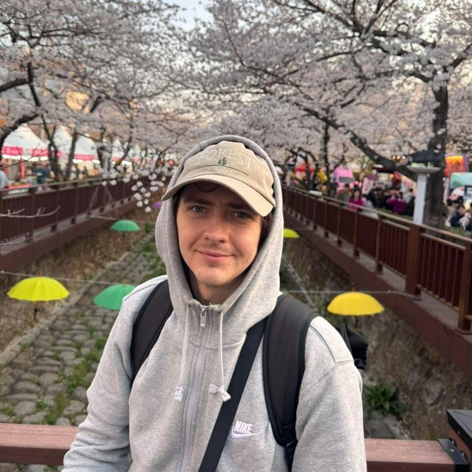 <p>Дмитрий Глазков</p>