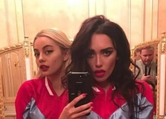 Экс-солистка группы SEREBRO Катя Кищук: «Загорали с Серябкиной голыми на пляже»