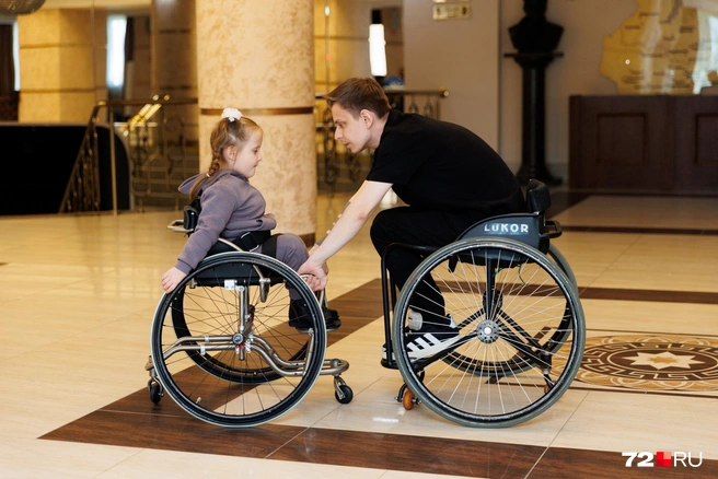 Самая маленькая танцовщица — 7-летняя Дарина | Источник: Ирина Шарова / 72.RU