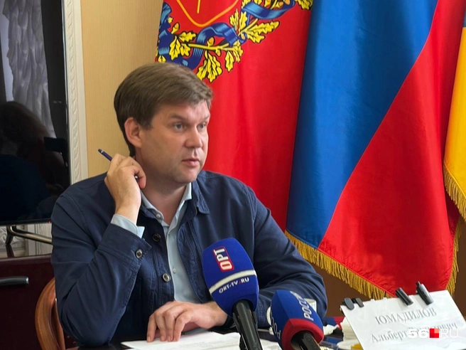Альберт Юмадилов в процессе обсуждения приюта для бездомных животных | Источник: Николай Сальников / 56.RU