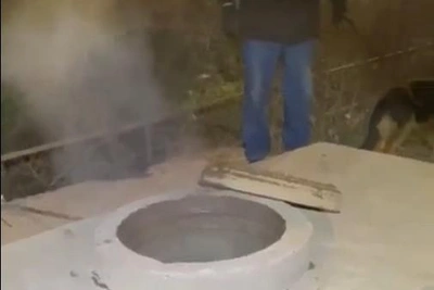 В Волгограде кипяток из теплотрассы затопляет частные дома