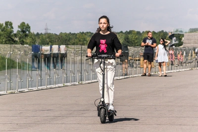 Скорость электросамокатов в центре Иркутска предложили снизить