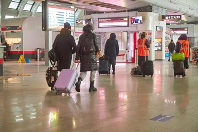 Top Unusual Items Left at Samara Railway Station Include Aladdin's Lamp