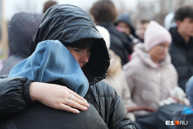 Среди пришедших было много школьников | Источник: Кирилл Кушнов / E1.RU