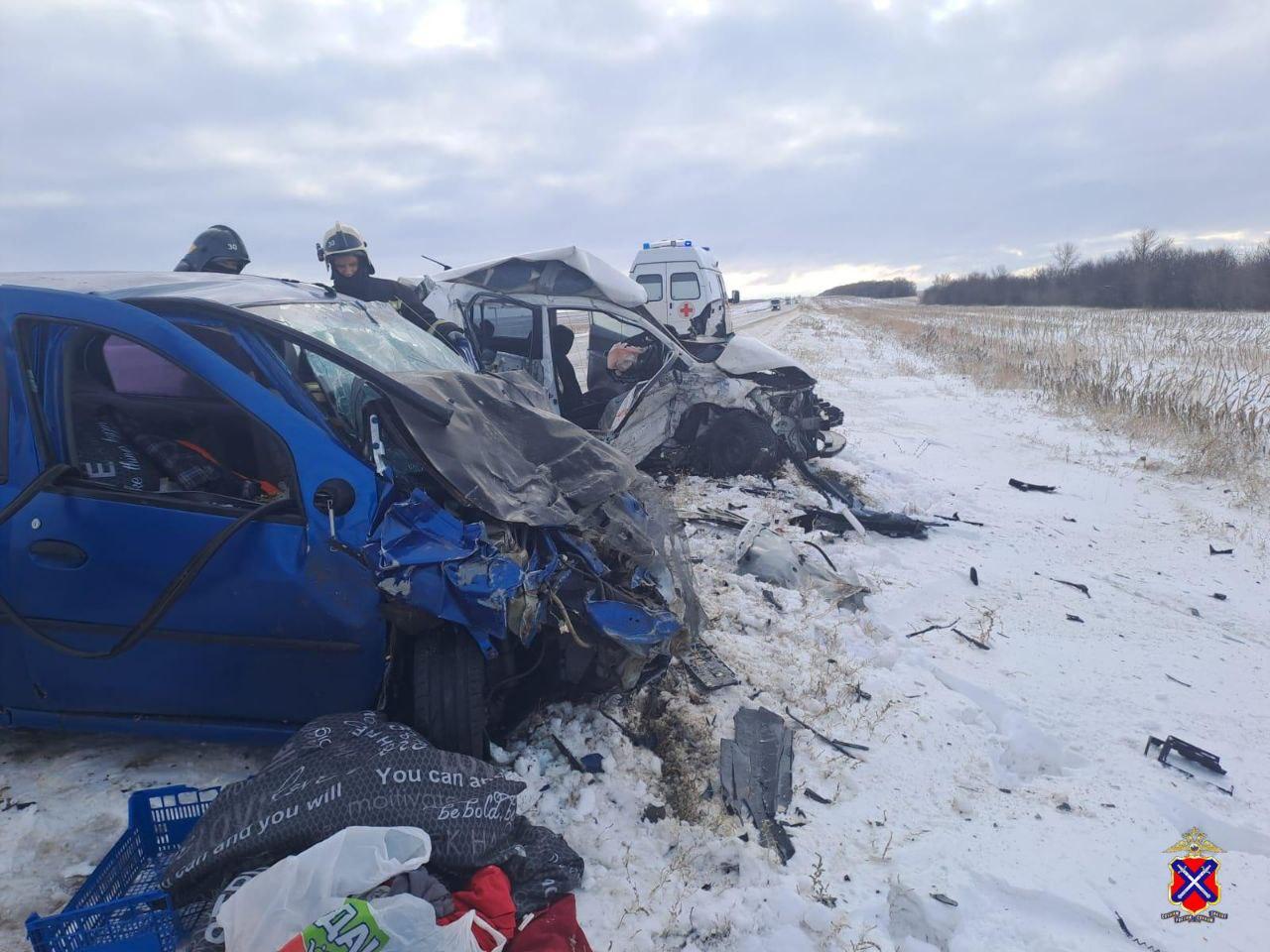 В страшной аварии на трассе Волгоград-Москва погибли два человека. Еще один ранен