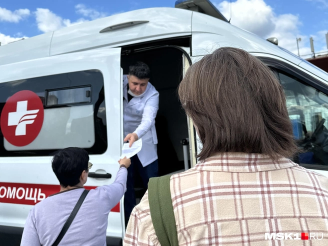 Нужно заполнить согласие на прививку | Источник: Андрей Кузнецов / MSK1.RU