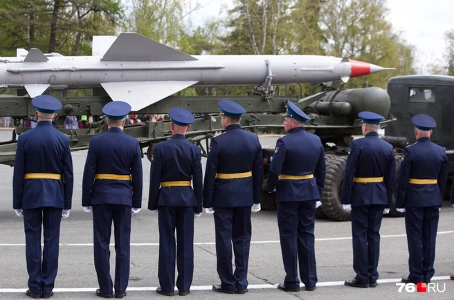 Даже для военных это завораживающее зрелище | Источник: Кирилл Поверинов / 76.RU