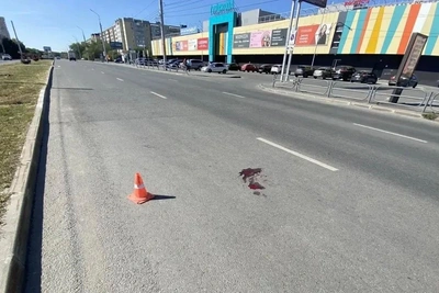 Пенсионер в Кургане попал в больницу после перехода на красный