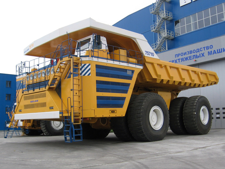 БелАЗ-75710 — наш самый большой в мире грузовик