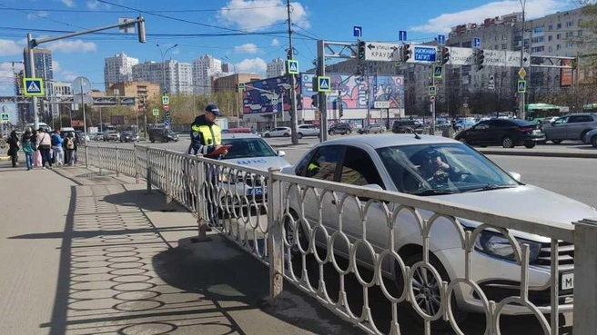 Машина сбила ребенка на пешеходном переходе | Источник: ГИБДД по Свердловской области