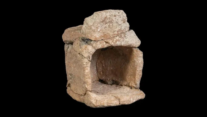 Археологи в Израиле нашли чайник-барана и древнейшую винодельню