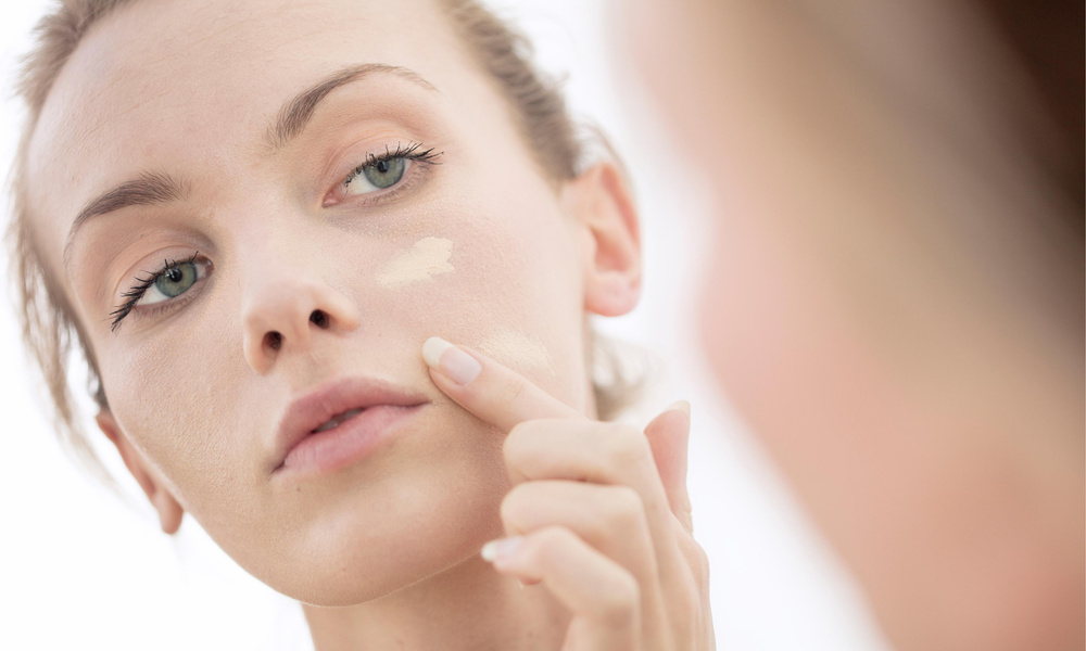 лазерная шлифовка со2 акне. проявления старения кожи. возрастные изменения лица. сколько лет коже. женщины разных возрастов.