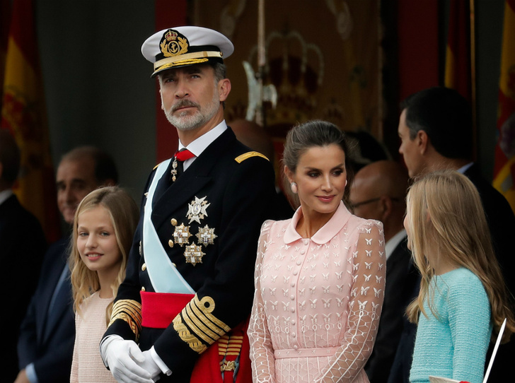 Король Филипп VI и Летиция отпраздновали национальный день Испании