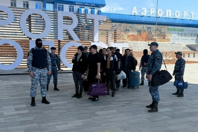 Приставы выдворили из России 12 иностранцев за нарушения
