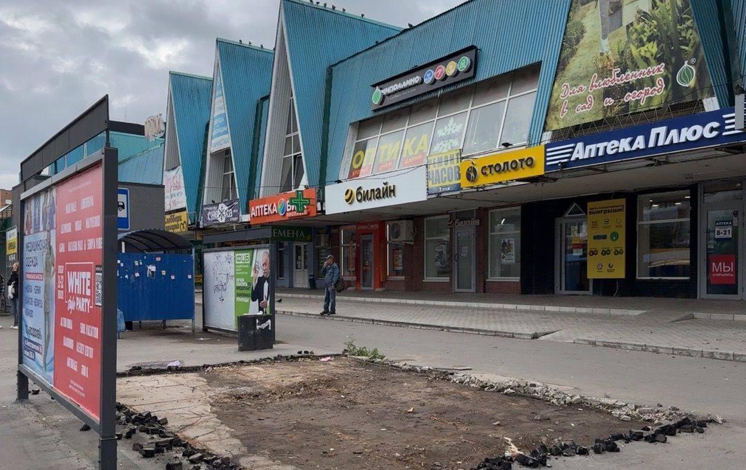 «Дымят под окнами жителей»: В Тольятти снесли киоски с шаурмой около бывшей «Снежной Королевы»