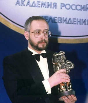 Николай Сванидзе: вся жизнь легендарного журналиста в фотографиях