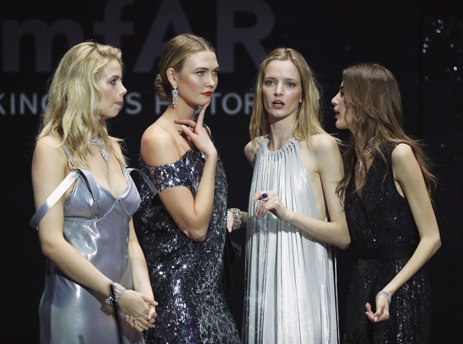 amfAR 2016: искрометное шоу с топ-моделями и девушки с молотка