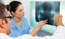 Травматолог Кучеев рассказал, в каких случаях врач может не увидеть перелом на рентгене