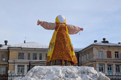 Кемеровчане провожают зиму на Масленице в Парке Чудес