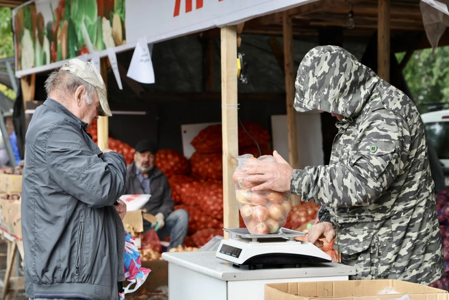 Хороший товар можно взять и с запасом | Источник: Наталья Зайцева / MGORSK.RU