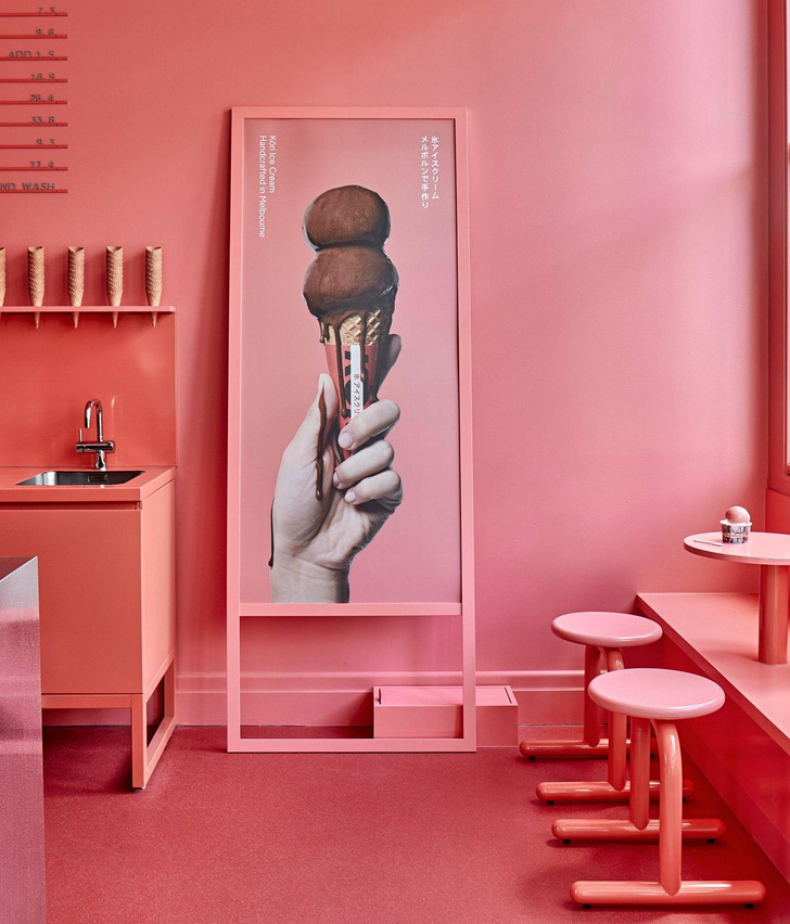 Барбикор: 10 интерьеров в модной розовой гамме