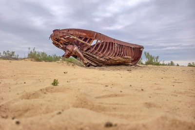 Корабли-призраки на дне Аральского моря: уникальные фото