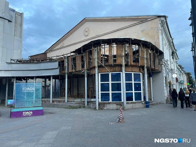 «Киномир» находится на одной из самых проходимых улиц города&nbsp;— проспекте Ленина | Источник: Варвара Фролова / NGS70.RU