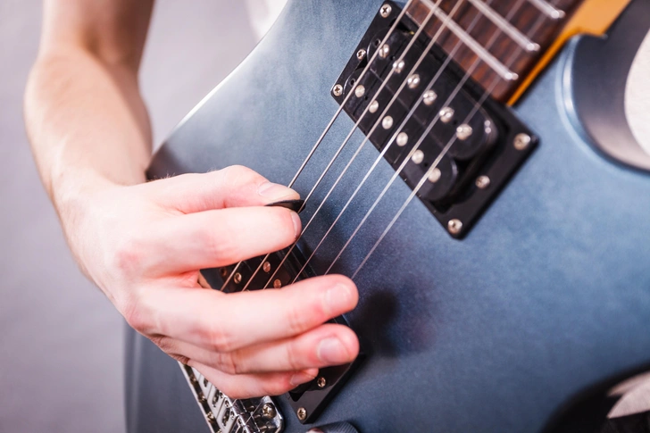 Краткий путеводитель по року: 10 главных поджанров рок-музыки и их основные представители | Источник: Voyagerix/Shutterstock/Fotodom.ru